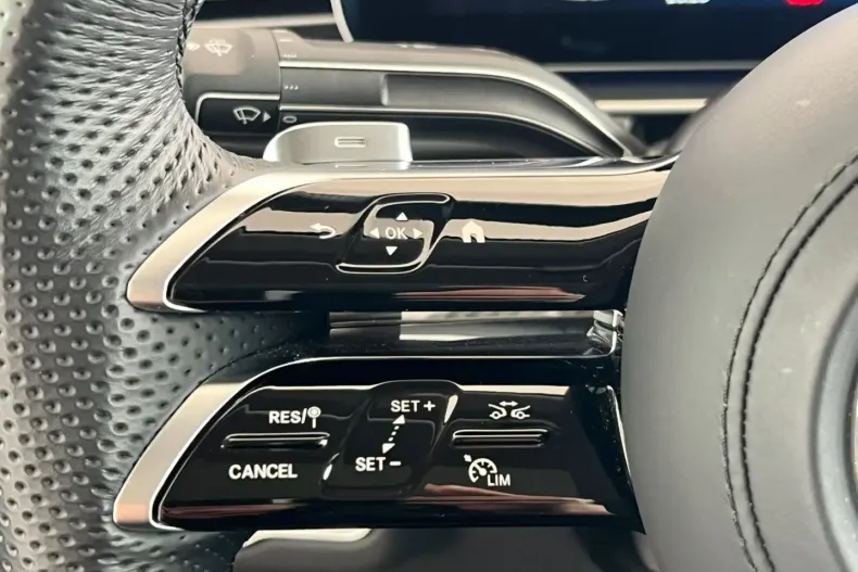 Mercedes-Benz GLE 400 din 2023 cu 6.047 km - oferta MER171810 - foto 12