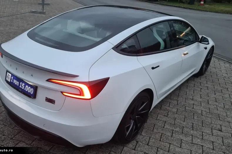 Tesla Model 3 din 2024 cu 23.500 km - oferta TES171828 - foto 4