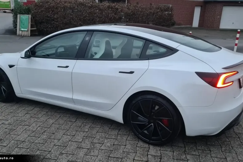 Tesla Model 3 din 2024 cu 23.500 km - oferta TES171828 - foto 6