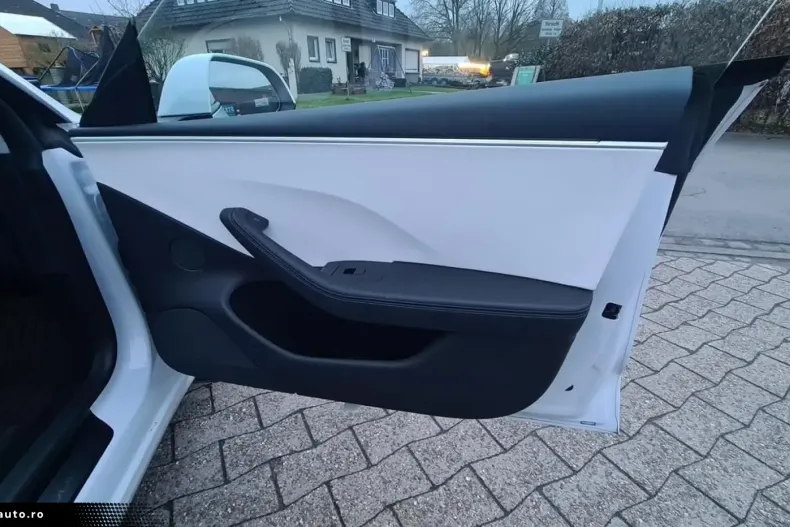 Tesla Model 3 din 2024 cu 23.500 km - oferta TES171828 - foto 12