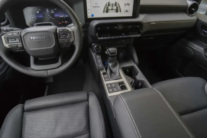 Toyota Land Cruiser din 2025 cu 100 km - oferta TOY171841 - foto 2