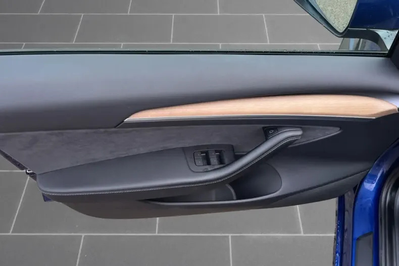 Tesla Model 3 din 2022 cu 38.200 km - oferta TES171843 - foto 13