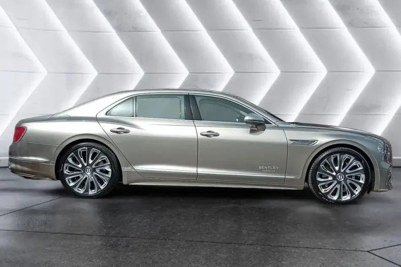 Bentley Flying Spur din 2025 cu 6.000 km - oferta BEN171847 - foto 4