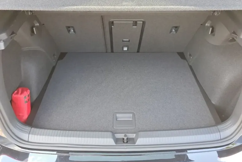 Volkswagen Golf din 2024 cu 13.500 km - oferta VOL171849 - foto 16