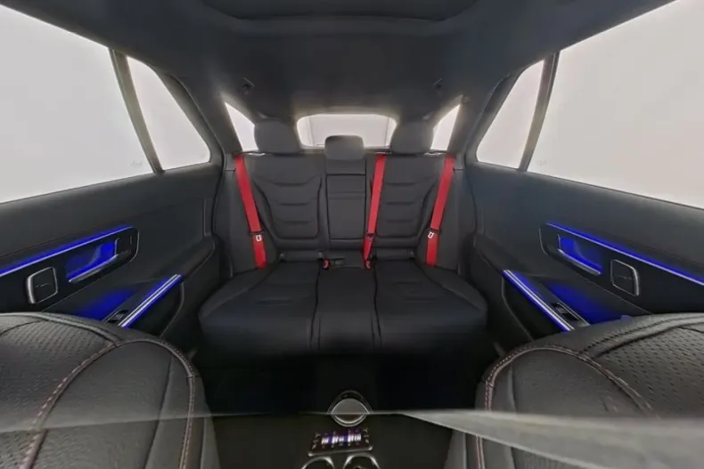 Mercedes-Benz C 43 AMG din 2025 cu 9.102 km - oferta MER171859 - foto 8