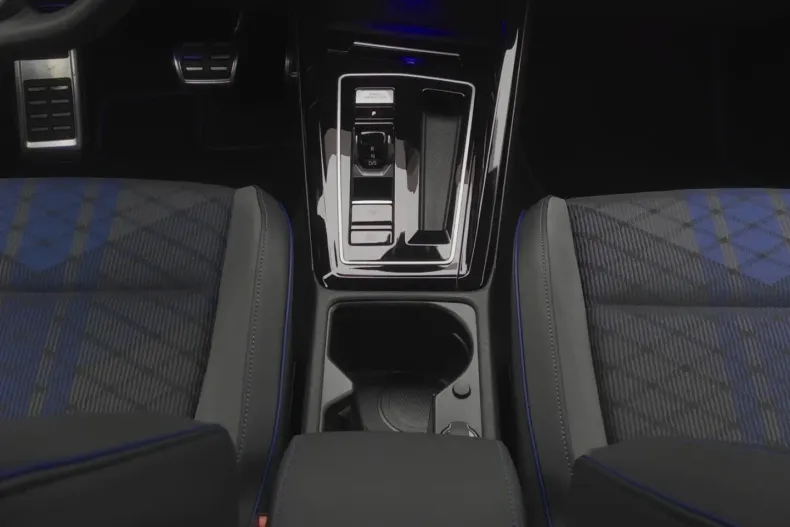 Volkswagen Golf din 2025 cu 12.500 km - oferta VOL171868 - foto 10