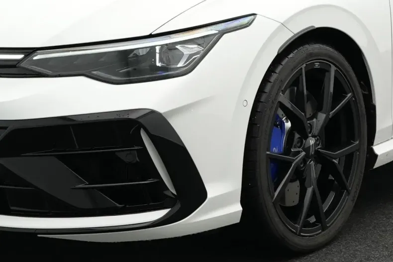 Volkswagen Golf din 2025 cu 12.500 km - oferta VOL171868 - foto 16