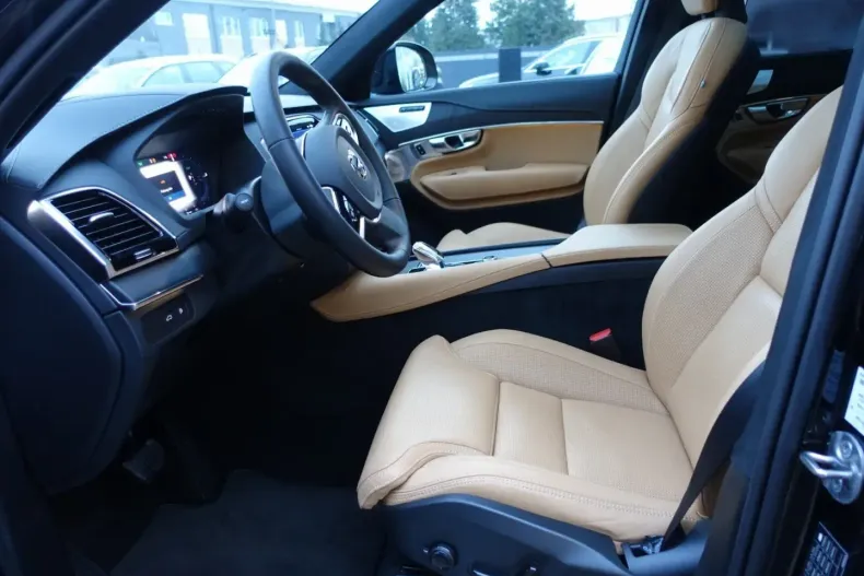 Volvo XC90 din 2024 cu 13.204 km - oferta VOL171885 - foto 9