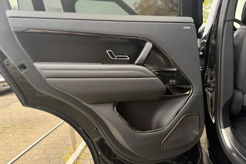 Land Rover Range Rover Sport din 2024 cu 1.700 km - oferta LAN171886 - foto 22