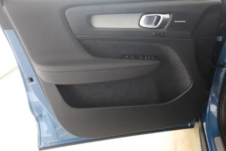 Volvo XC40 din 2025 cu 22.000 km - oferta VOL171887 - foto 6