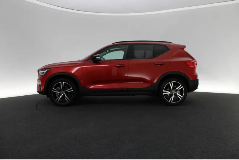 Volvo XC40 din 2025 cu 18.301 km - oferta VOL171890 - foto 2