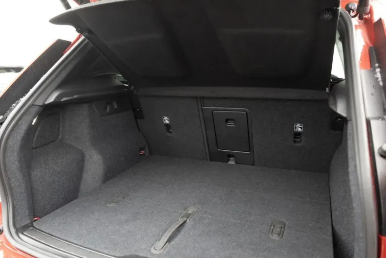 Volvo XC40 din 2025 cu 18.301 km - oferta VOL171890 - foto 8