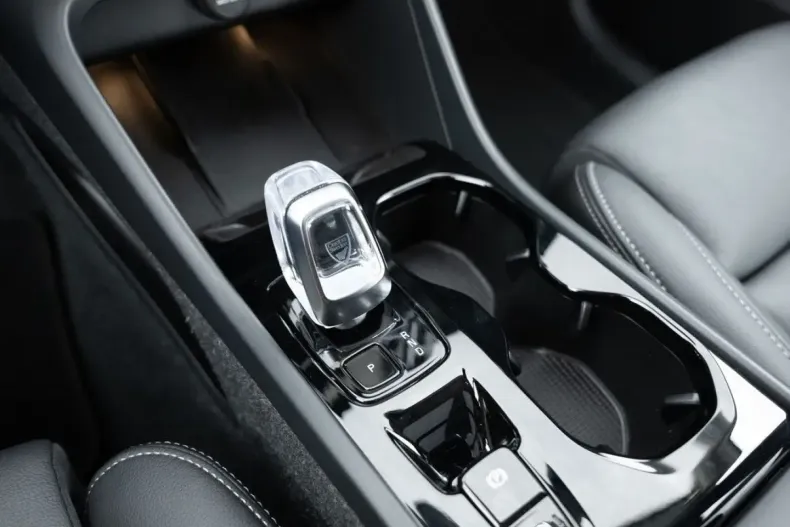 Volvo XC40 din 2025 cu 18.301 km - oferta VOL171890 - foto 17