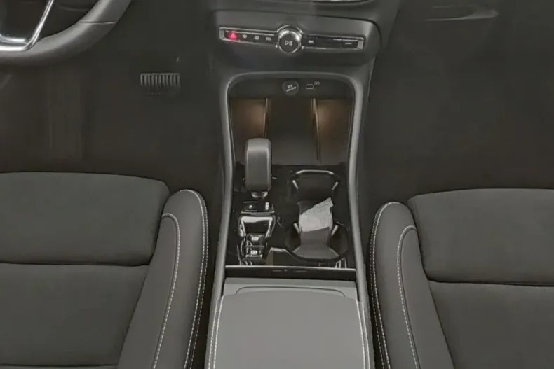 Volvo XC40 din 2025 cu 20.870 km - oferta VOL171892 - foto 6