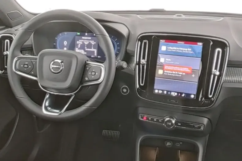 Volvo XC40 din 2025 cu 20.870 km - oferta VOL171892 - foto 8