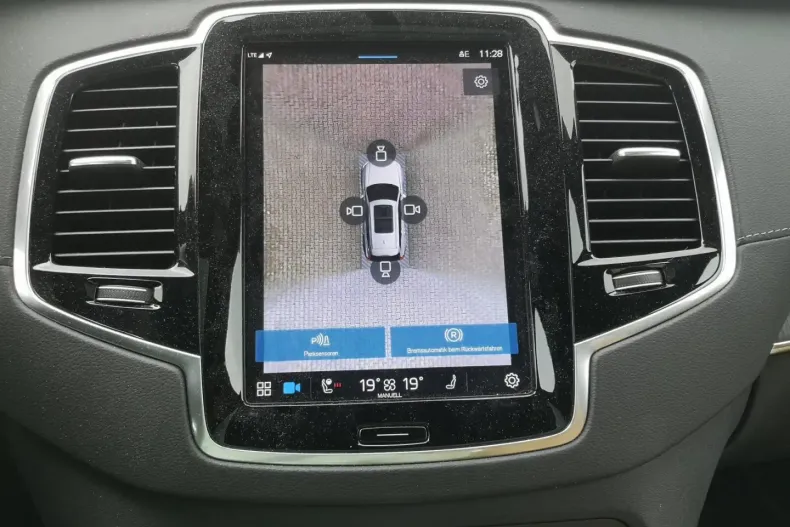 Volvo XC90 din 2023 cu 64.966 km - oferta VOL171894 - foto 13