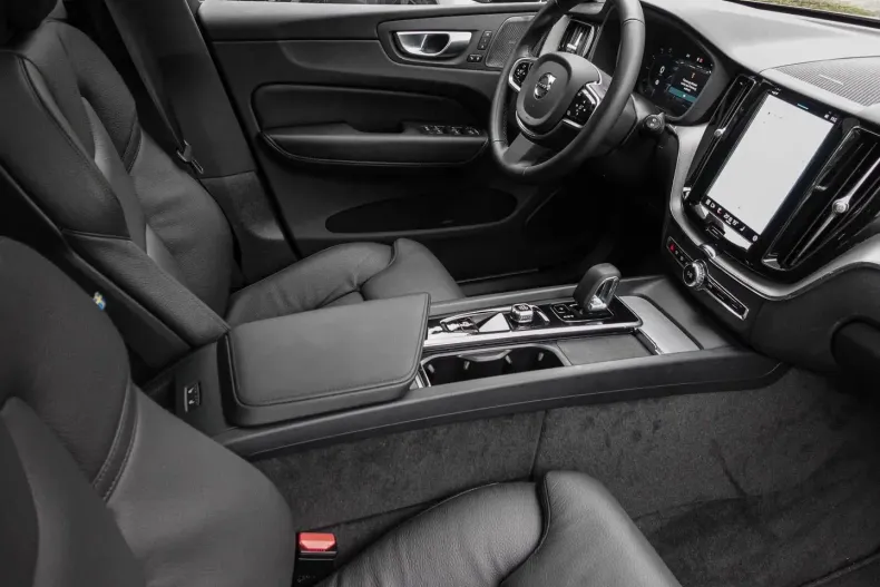 Volvo XC60 din 2024 cu 20.615 km - oferta VOL171895 - foto 5