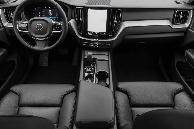 Volvo XC60 din 2024 cu 20.615 km - oferta VOL171895 - foto 7