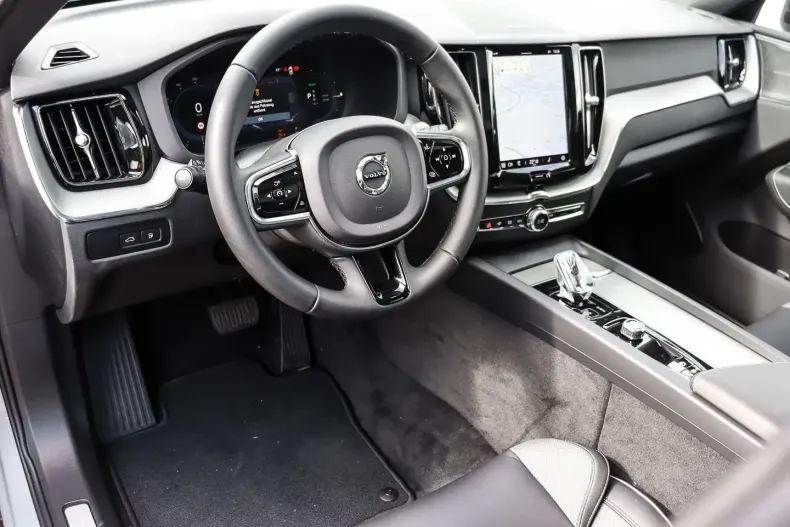 Volvo XC60 din 2024 cu 14.528 km - oferta VOL171896 - foto 4