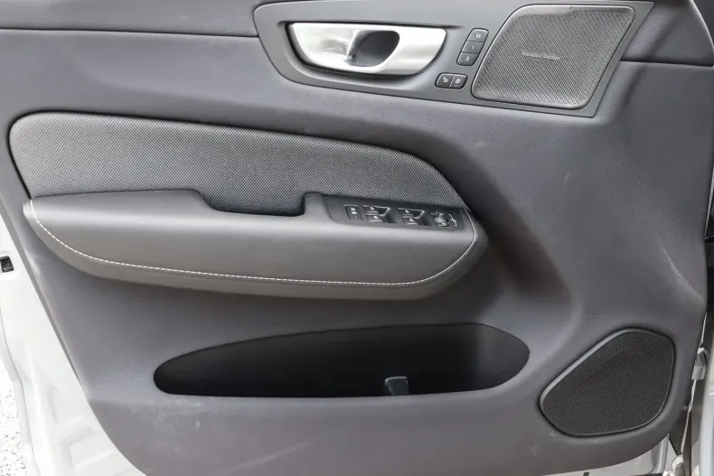 Volvo XC60 din 2024 cu 14.528 km - oferta VOL171896 - foto 10