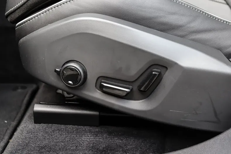 Volvo XC60 din 2024 cu 14.528 km - oferta VOL171896 - foto 11