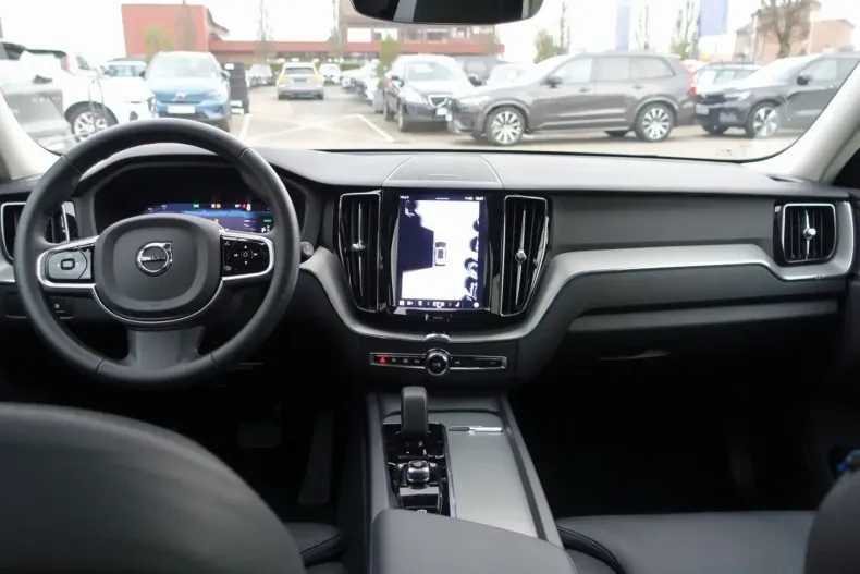 Volvo XC60 din 2025 cu 26.800 km - oferta VOL171898 - foto 12
