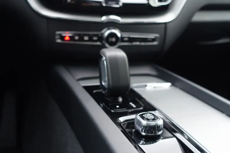 Volvo XC60 din 2025 cu 26.800 km - oferta VOL171898 - foto 16