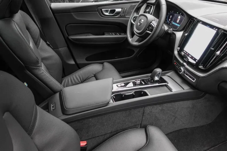 Volvo XC60 din 2024 cu 26.637 km - oferta VOL171899 - foto 5