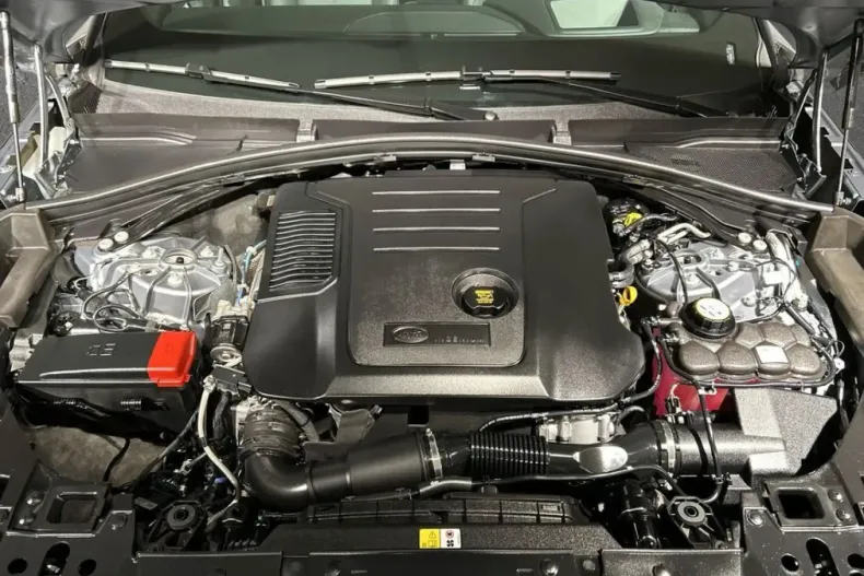 Land Rover Range Rover Velar din 2024 cu 21.399 km - oferta LAN171912 - foto 10