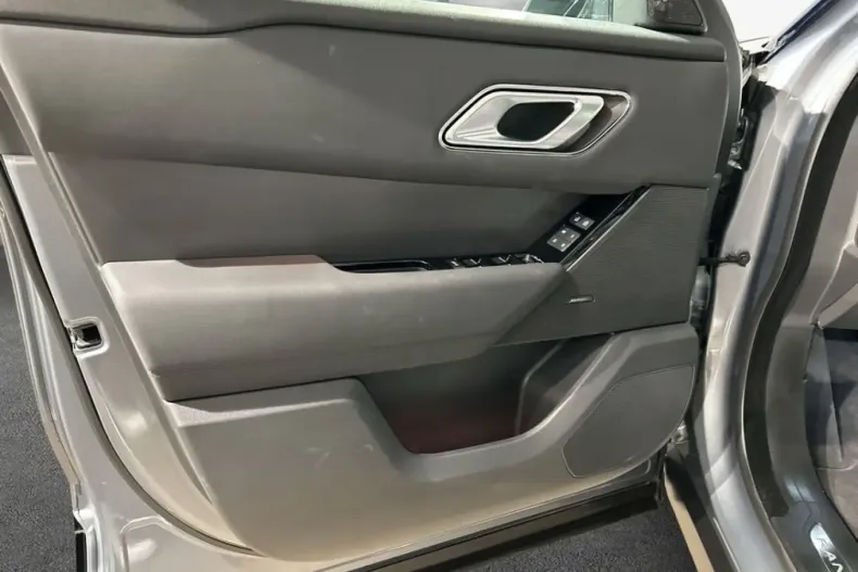 Land Rover Range Rover Velar din 2024 cu 21.399 km - oferta LAN171912 - foto 13