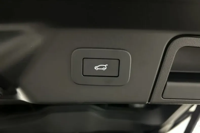 Land Rover Range Rover Velar din 2024 cu 21.399 km - oferta LAN171912 - foto 20