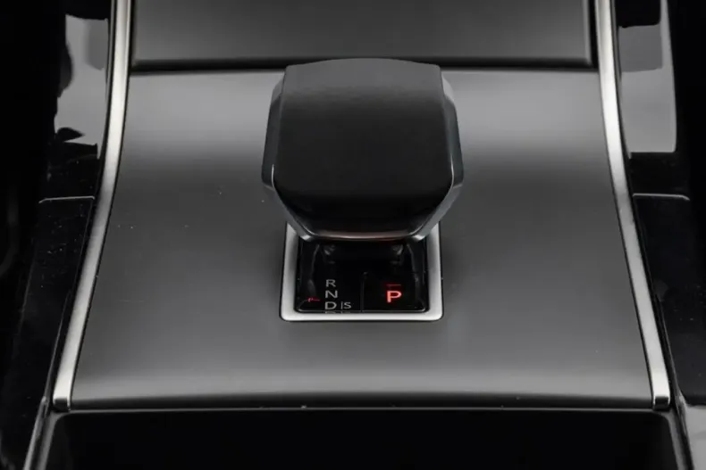 Land Rover Range Rover Velar din 2024 cu 21.191 km - oferta LAN171913 - foto 12