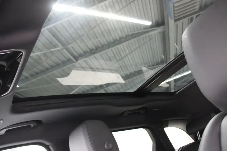 Land Rover Range Rover Velar din 2025 cu 28.200 km - oferta LAN171917 - foto 9