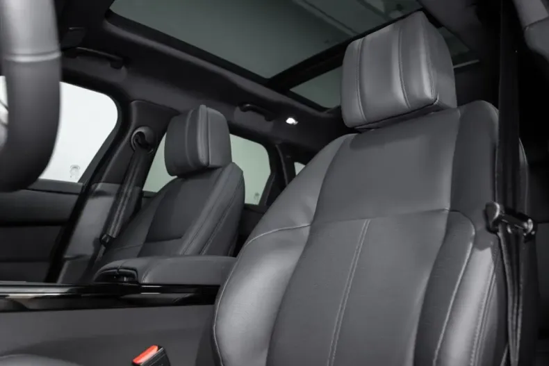 Land Rover Range Rover Velar din 2024 cu 17.500 km - oferta LAN171919 - foto 3