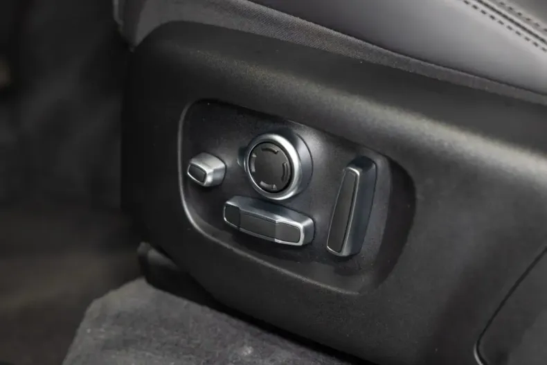 Land Rover Range Rover Velar din 2024 cu 17.500 km - oferta LAN171919 - foto 21