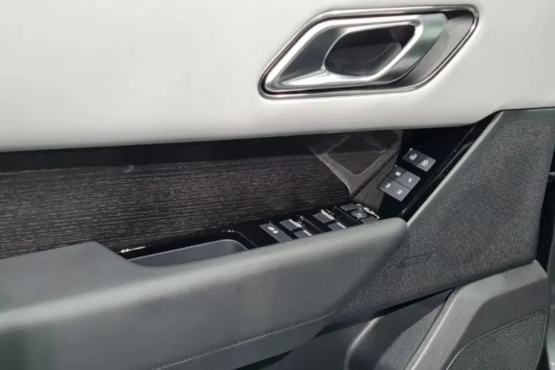 Land Rover Range Rover Velar din 2024 cu 30.300 km - oferta LAN171922 - foto 11