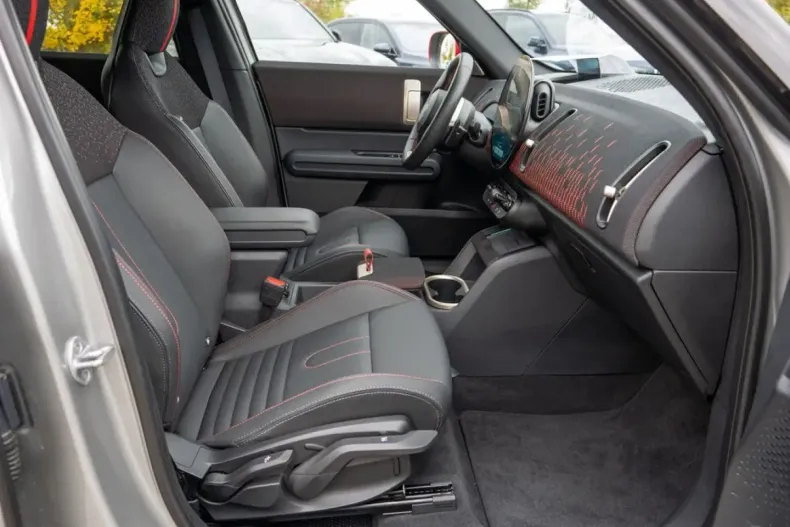 MINI John Cooper Works Countryman din 2024 cu 12.525 km - oferta MIN171928 - foto 7