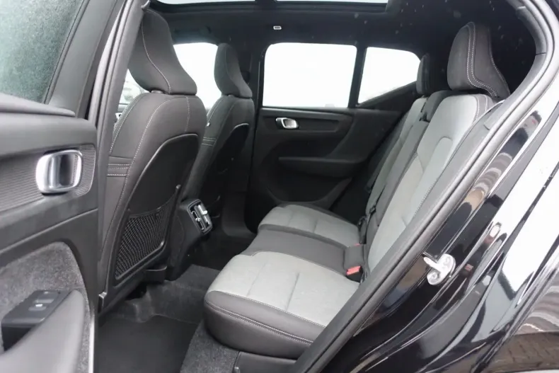 Volvo XC40 din 2025 cu 19.500 km - oferta VOL171940 - foto 9