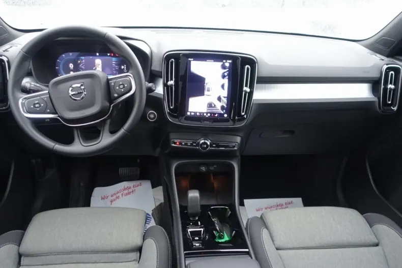 Volvo XC40 din 2025 cu 19.500 km - oferta VOL171940 - foto 12