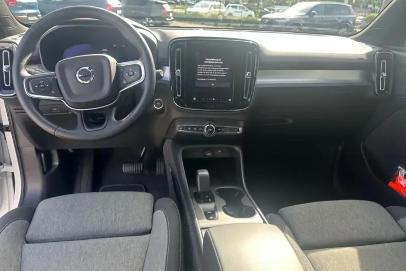 Volvo XC40 din 2025 cu 26.620 km - oferta VOL171948 - foto 8