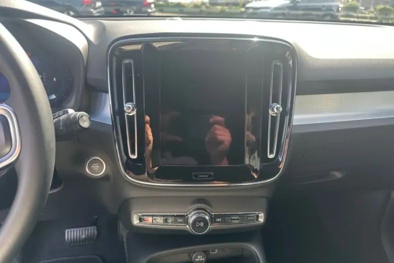 Volvo XC40 din 2025 cu 26.620 km - oferta VOL171948 - foto 11