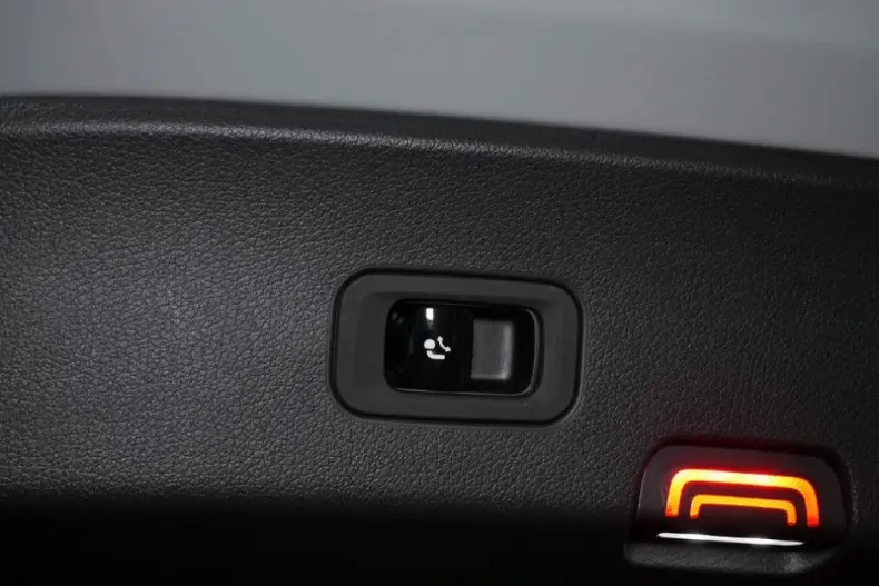 Mercedes-Benz GLC 300 din 2024 cu 19.436 km - oferta MER171949 - foto 14