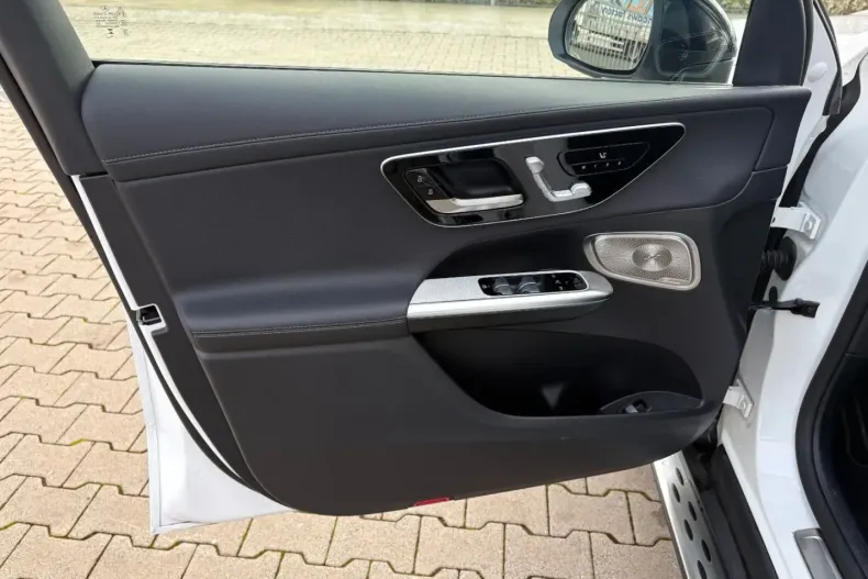 Mercedes-Benz GLC 300 din 2025 cu 17.400 km - oferta MER171950 - foto 13