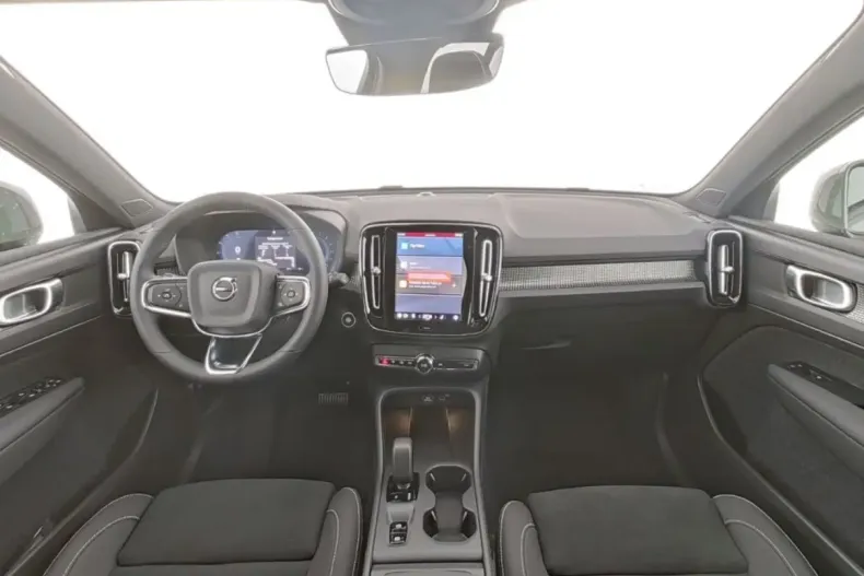 Volvo XC40 din 2025 cu 16.938 km - oferta VOL171951 - foto 5