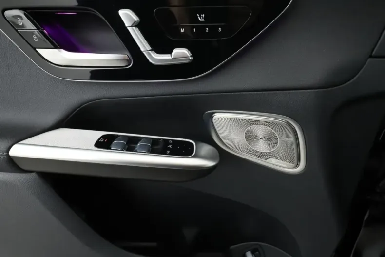 Mercedes-Benz GLC 300 din 2023 cu 40.686 km - oferta MER171954 - foto 20