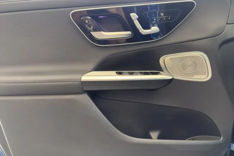 Mercedes-Benz GLC 300 din 2023 cu 59.900 km - oferta MER171956 - foto 11