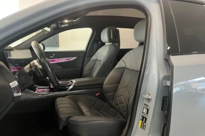 BMW 750 din 2024 cu 21.533 km - oferta BMW171959 - foto 6