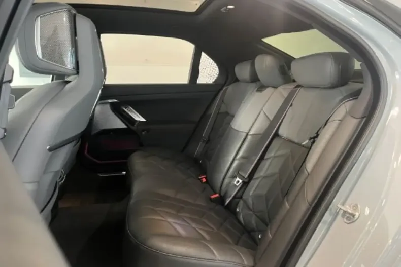 BMW 750 din 2024 cu 21.533 km - oferta BMW171959 - foto 17