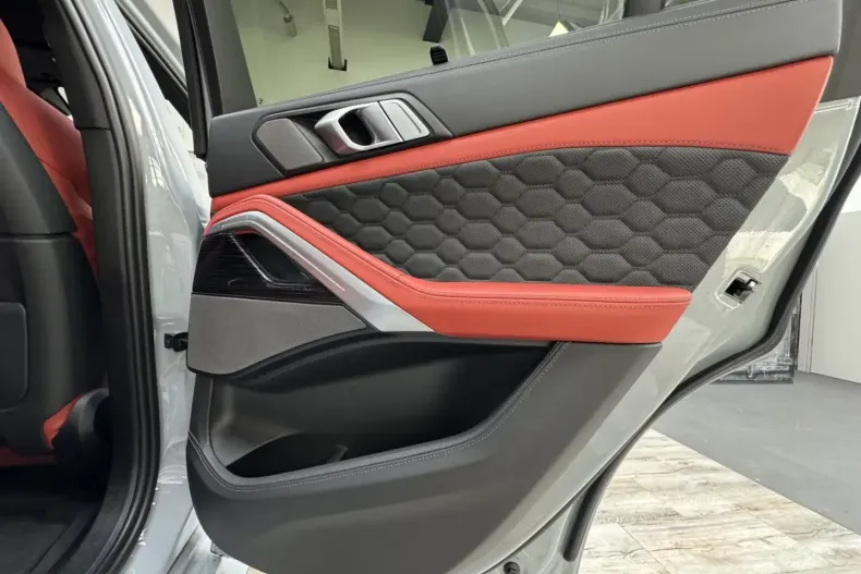 BMW X6 M din 2024 cu 24.989 km - oferta BMW171962 - foto 27