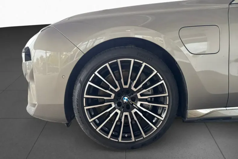 BMW 750 din 2024 cu 44.950 km - oferta BMW171963 - foto 13